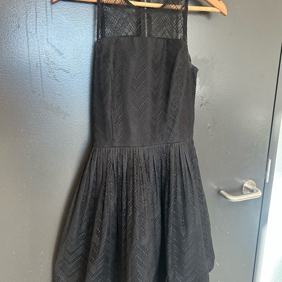 Armani Exchange balloon puff bottom lace top size 2 great used condition - Picture 7 of 14